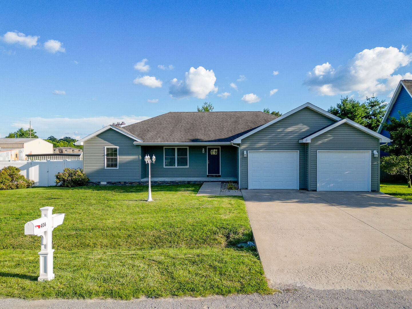Property Photo: 406 Bhrett Drive IL 62933