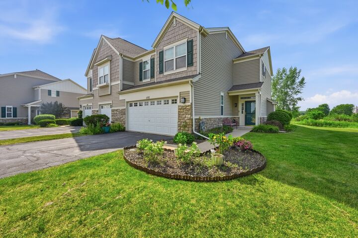 Property Photo:  1192 Natalie Court  IL 60002 