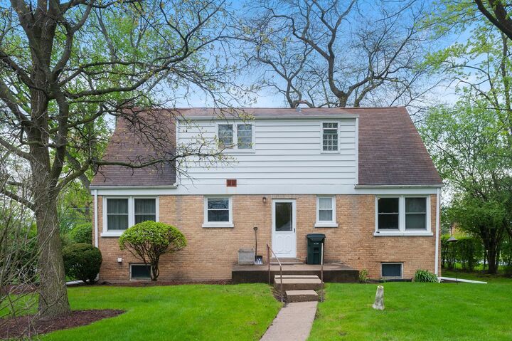 Property Photo:  