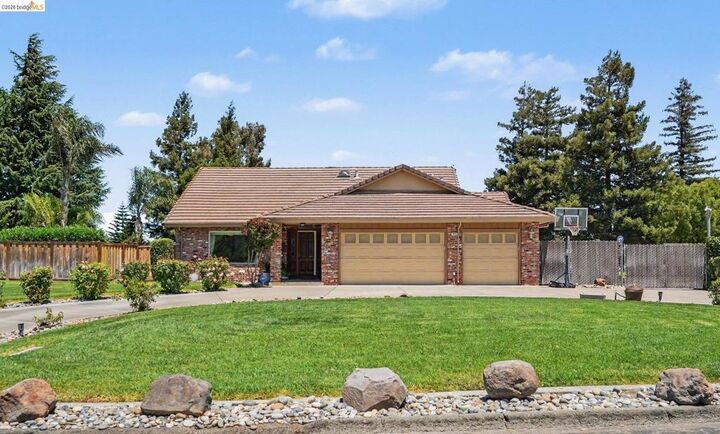 Property Photo: 4670 Lariat Ln CA 94561