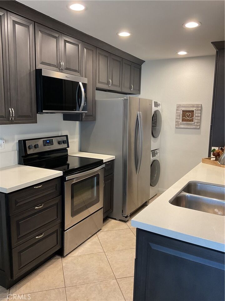 Property Photo: 1141 Landsburn CA 91361