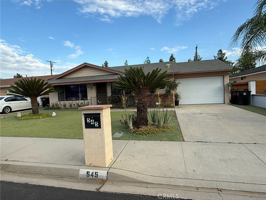 Property Photo: 545 Jade CA 92543