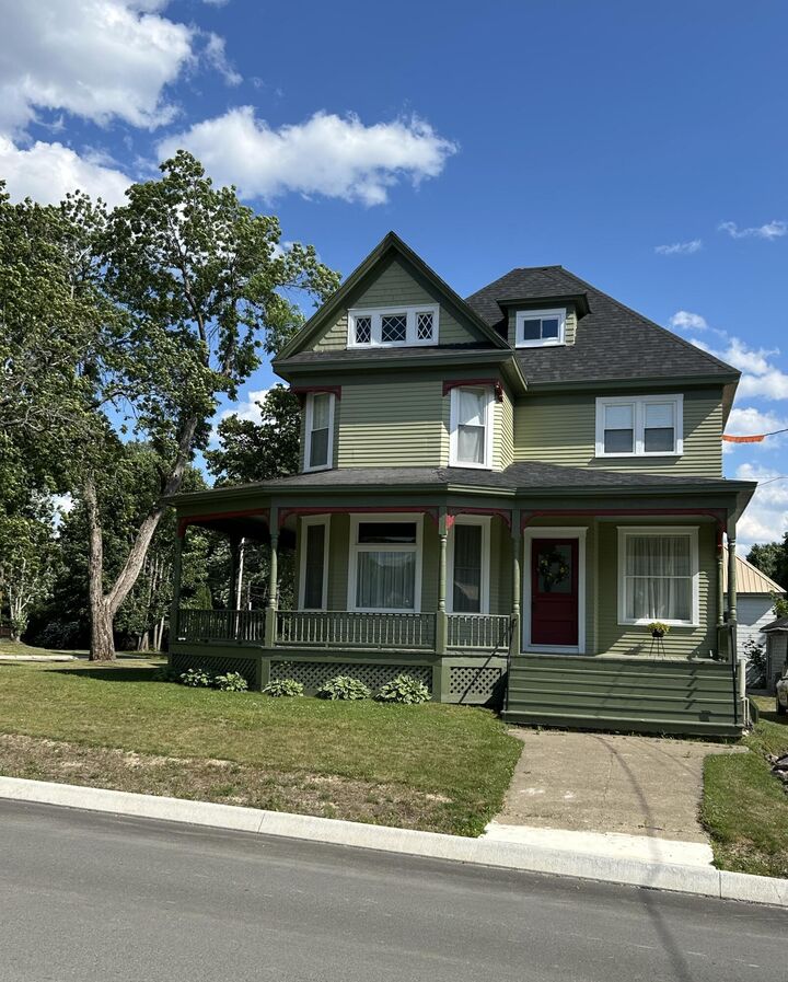 Property Photo:  51 Broadway Street  ME 04694 