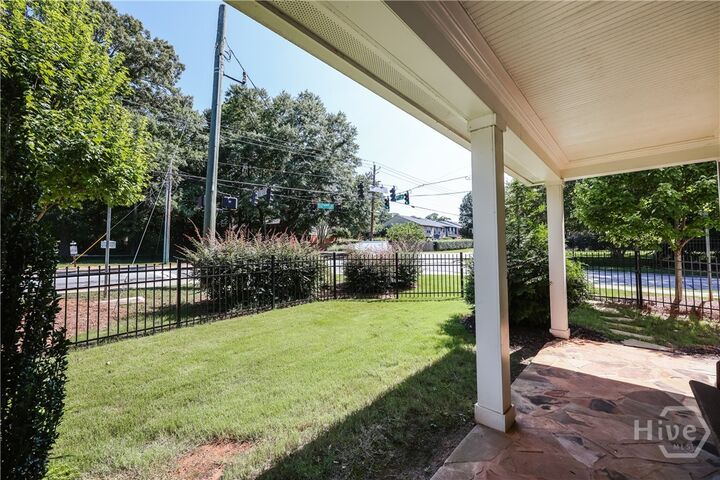 Property Photo: 655 Oglethorpe Avenue GA 30606