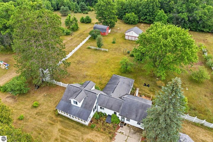 Property Photo: 14160 New Millpond Road MI 49307