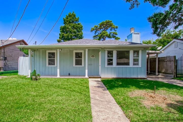 Property Photo:  2916 Ivy Place  LA 70043 