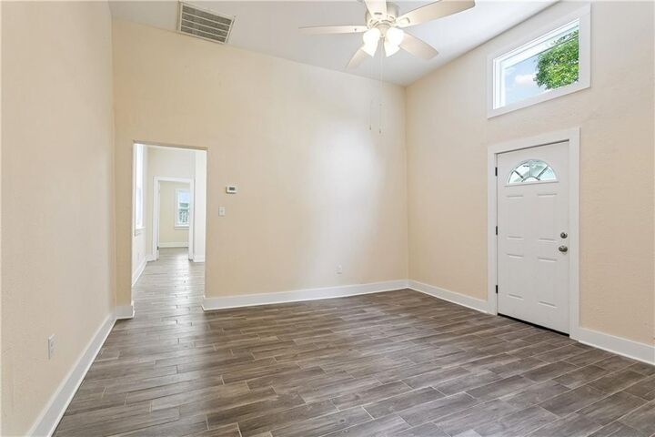 Property Photo:  1700 Short Street  LA 70118 