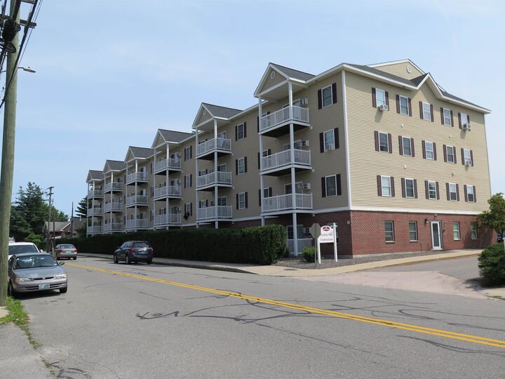 Property Photo:  18 Harbor Avenue  NH 03060 