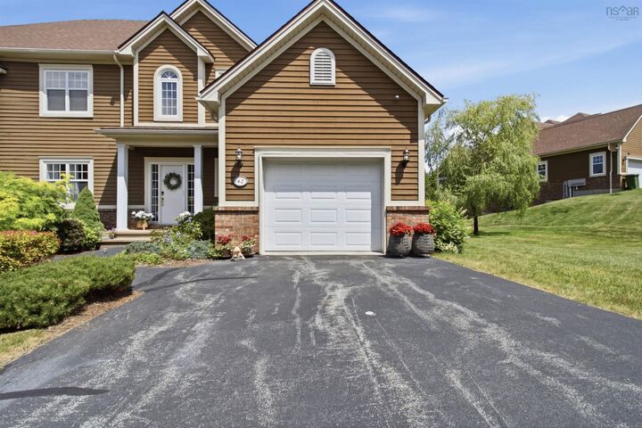 Property Photo: 40 Greenside Lane NS B4B 2A1