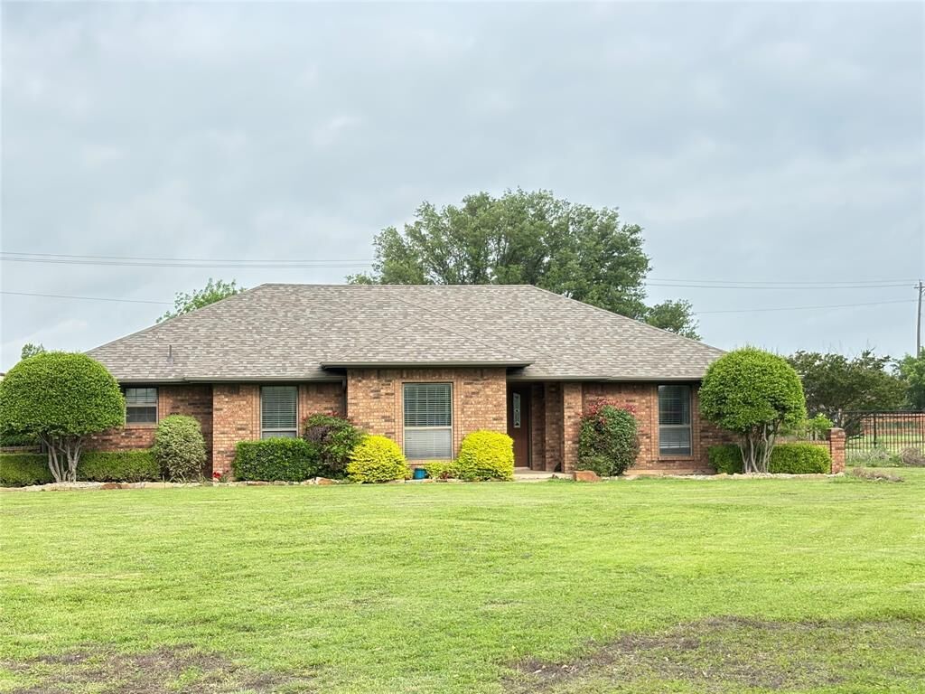 Property Photo: 10694 Rose Garden Court TX 75072