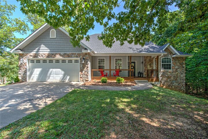 Property Photo:  1 Binham Lane  AR 72715 