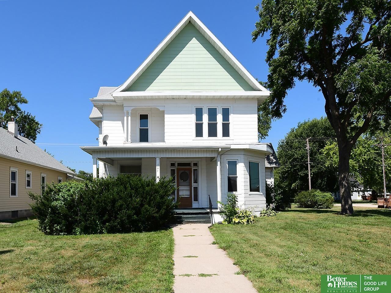 Property Photo:  705 6th Avenue  NE 68354 