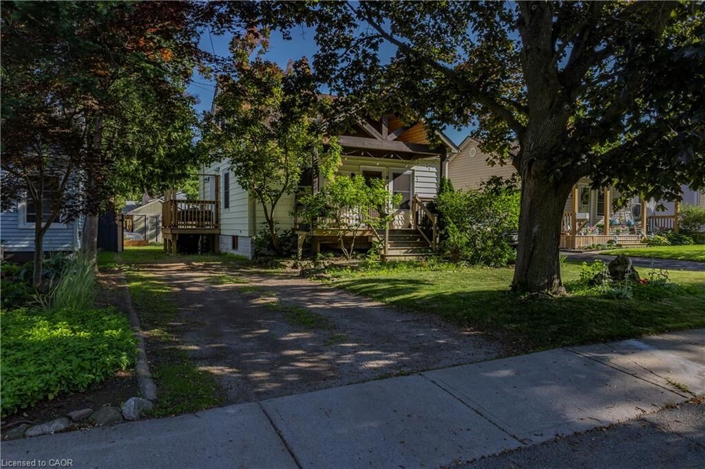 Property Photo: 15 Spencer Avenue ON L9H 1E7