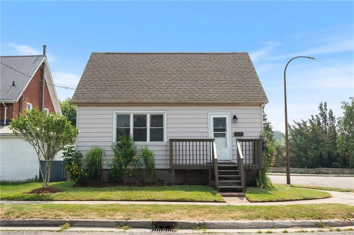 339 Colborne Street N — photo 1