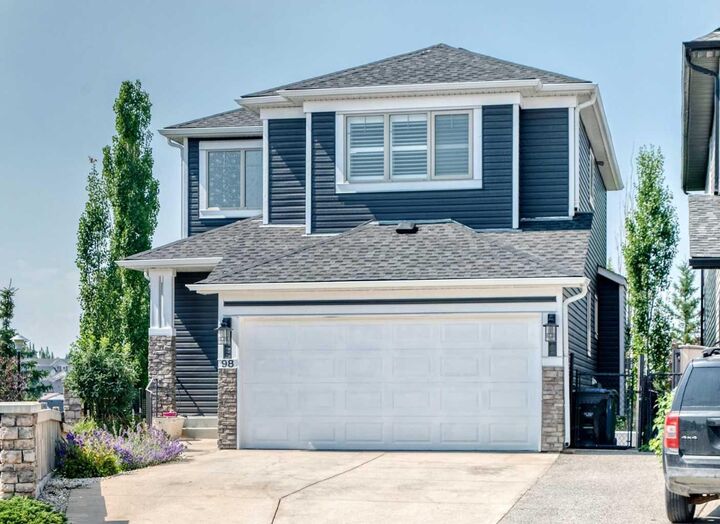 98 Panamount Villas NW — photo 1