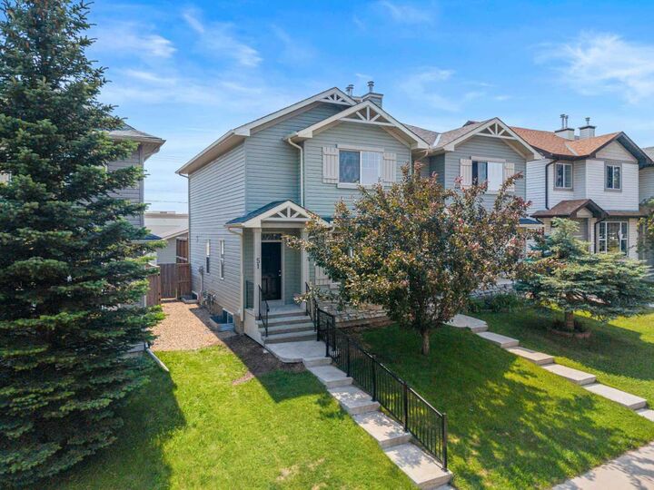 Property Photo: 51 Covehaven Mews NE AB T3K 0E2