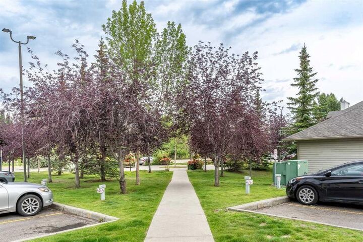 Property Photo: 2000 Citadel Meadow Point NW 216 AB T3G 5N5