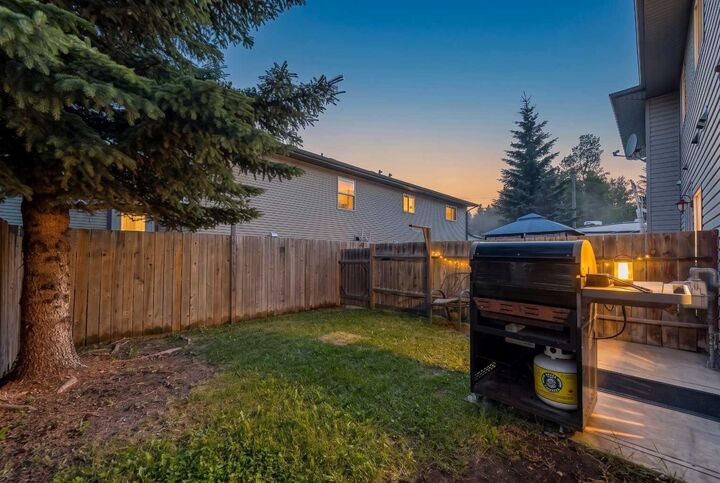 Property Photo: 4406 46 Avenue 3 AB T4S 1W7