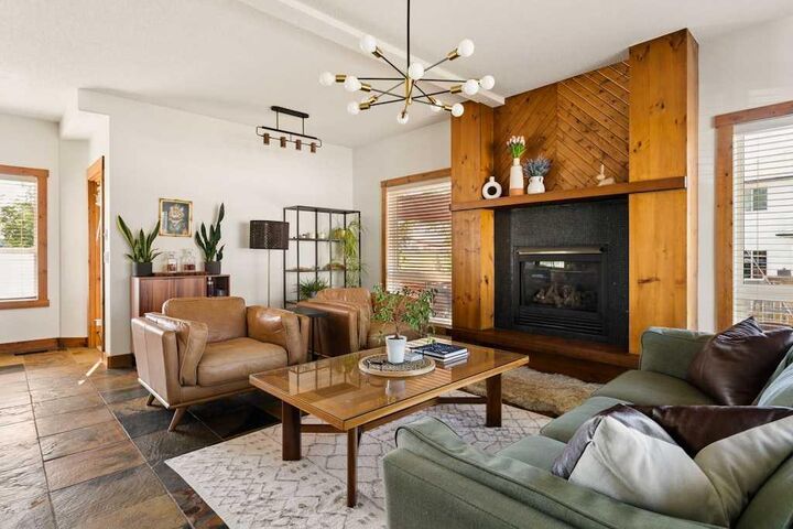Photo de la propriété:  115 Rockmont Court NW  AB T3G 5V8 