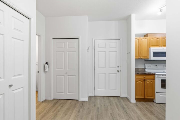 Property Photo:  290 Plamondon Drive 205  AB T9K 0A5 