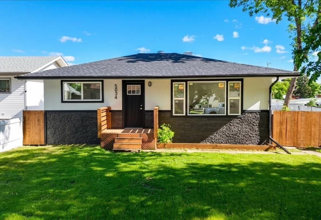 Property Photo: 5032 55th Avenue AB T0G 1E0