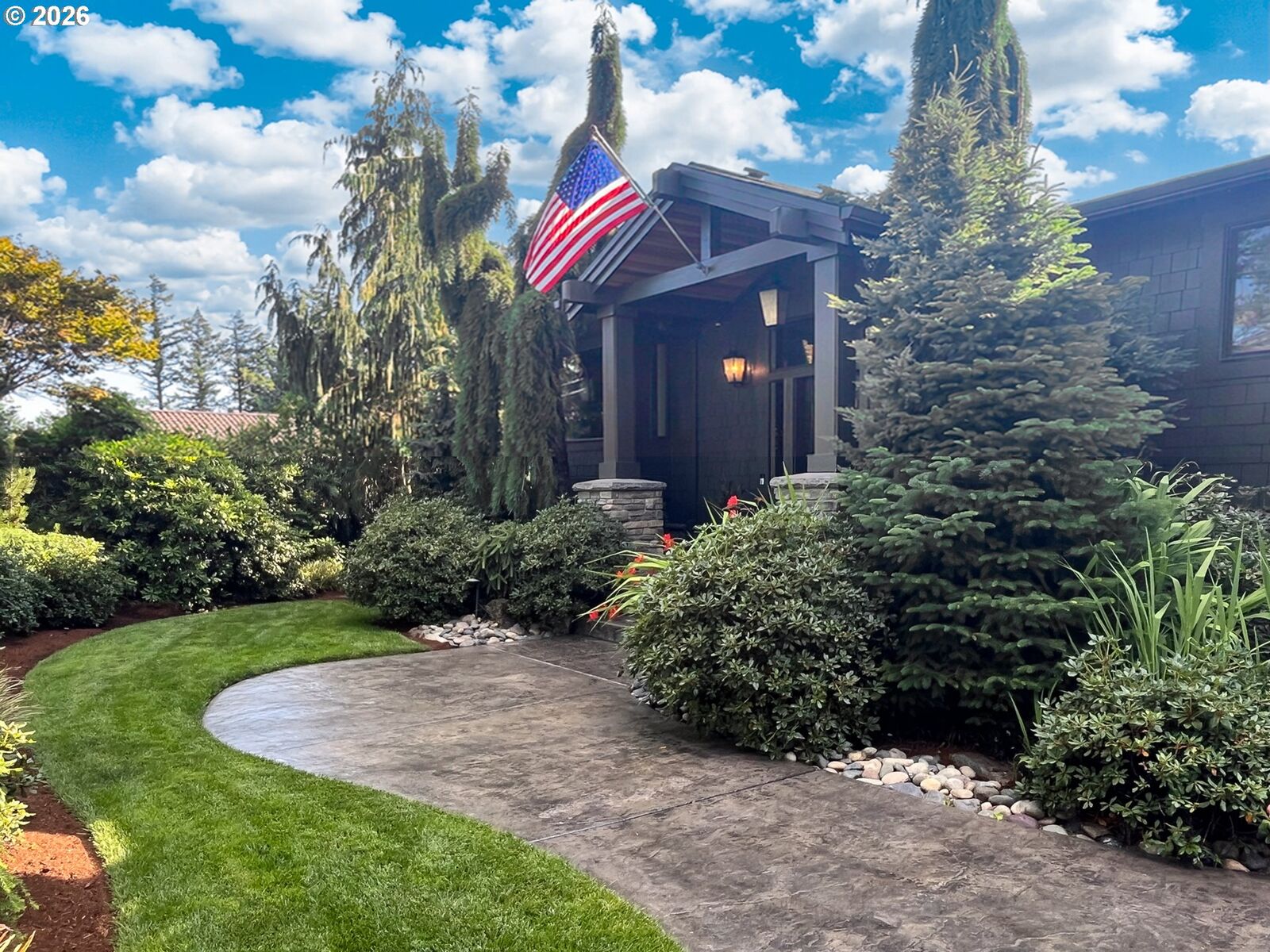 Property Photo: 9833 SE Eastview Dr OR 97086