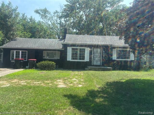 Property Photo: 21671 Frazer Avenue MI 48075