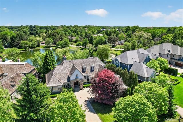 Property Photo: 2951 Turtle Pond Court MI 48302