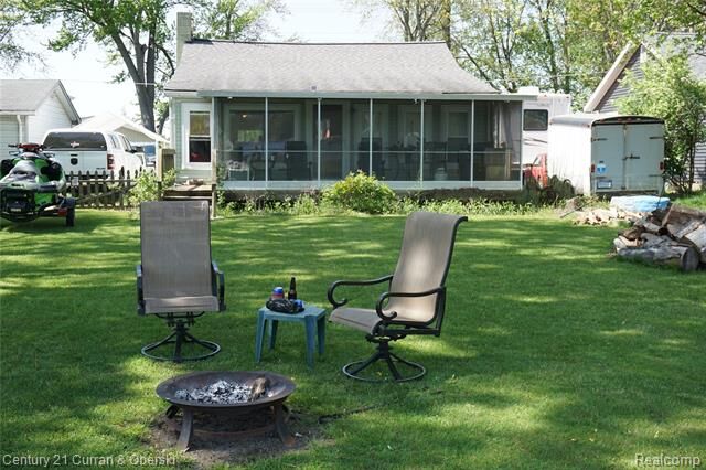 Property Photo:  11853 Patterson Lake Dr  MI 48169 