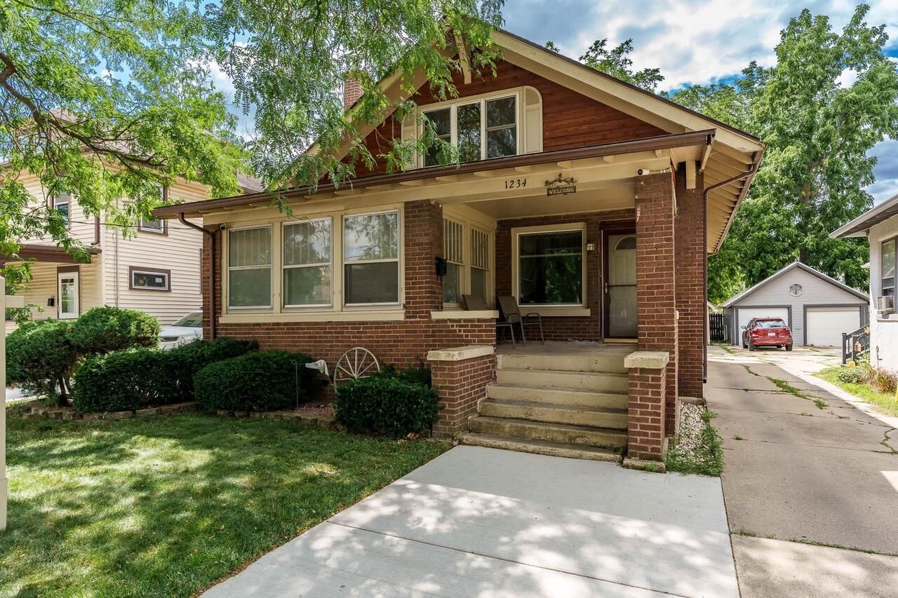 Property Photo:  1234 E Porter Avenue  WI 53511 
