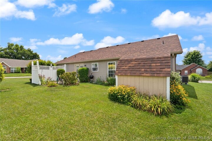 Property Photo:  5935 Pine View Court  IN 47130 