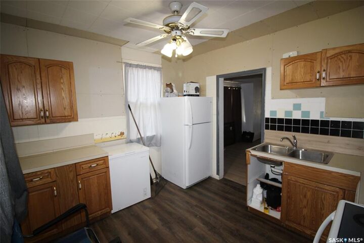 Property Photo: 564 1st Street W SK S0N 2M0