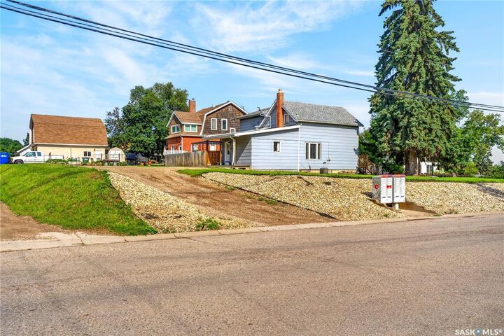 Property Photo: 477 22nd Street E SK S6V 1N5