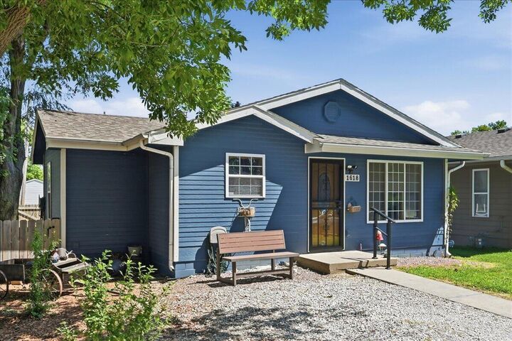 Property Photo:  1618 Avenue K  IA 51501 
