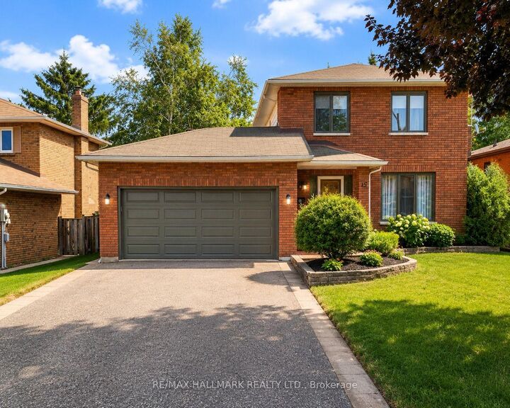 15 Byron Crescent — photo 1