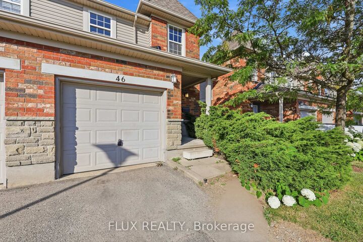Property Photo: 124 Gosling Gardens 46 ON N1G 5K6