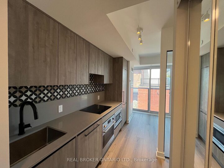 Property Photo: 5 Lakeview Avenue 218 ON M6J 3B2