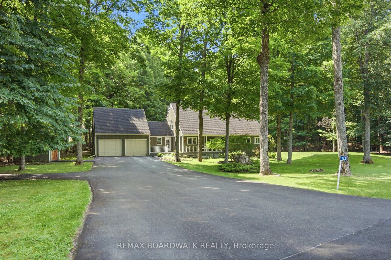 Property Photo: 123 Poole Drive ON K7H 3C5