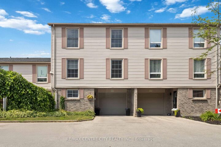 Property Photo: 423 Everglade Crescent ON N6H 4M8