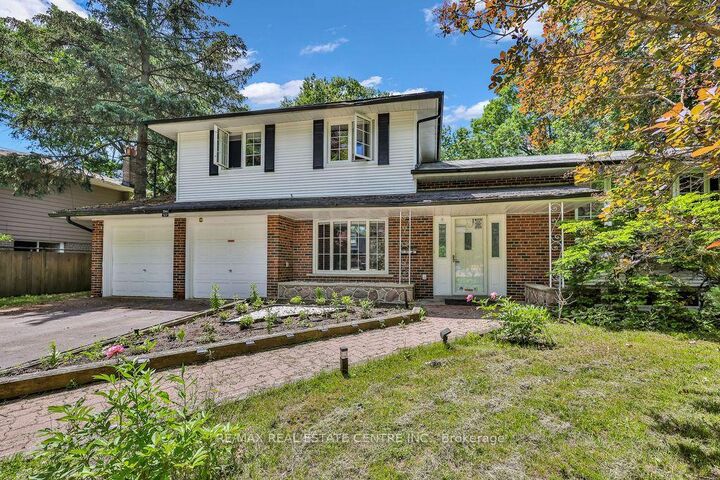 Property Photo: 1366 Aldo Drive ON L5H 3E9
