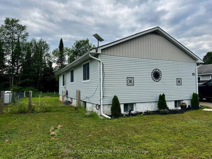 Property Photo:  42 Sprucedale Street  ON K0L 1M0 