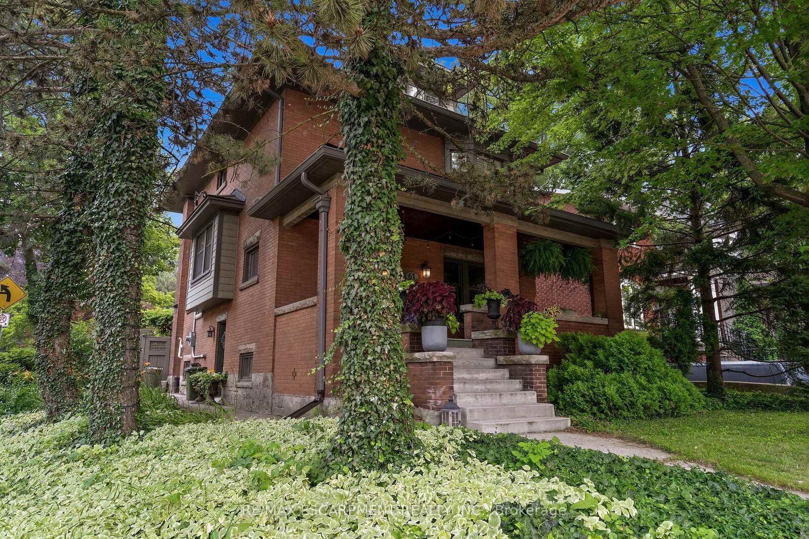 Property Photo: 61 Mountain Avenue ON L8P 4G3