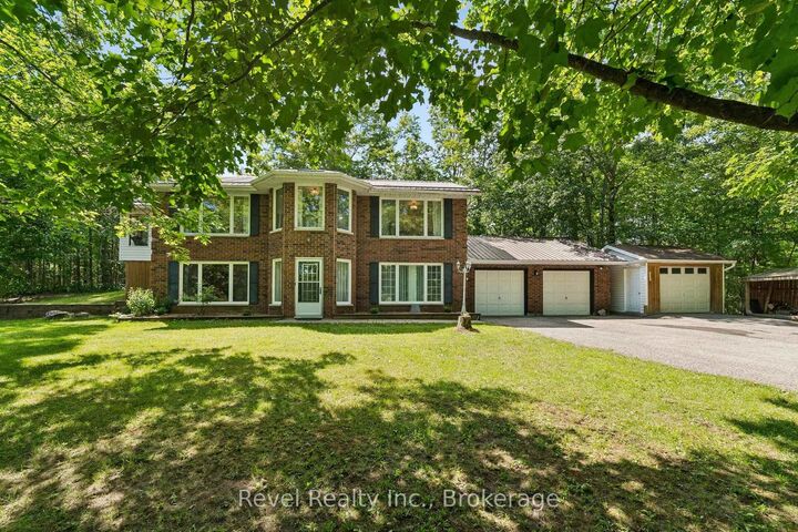 18 Bessie Avenue S — photo 1
