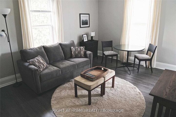 Property Photo:  164 Trafalgar Road 1  ON L6J 3G6 