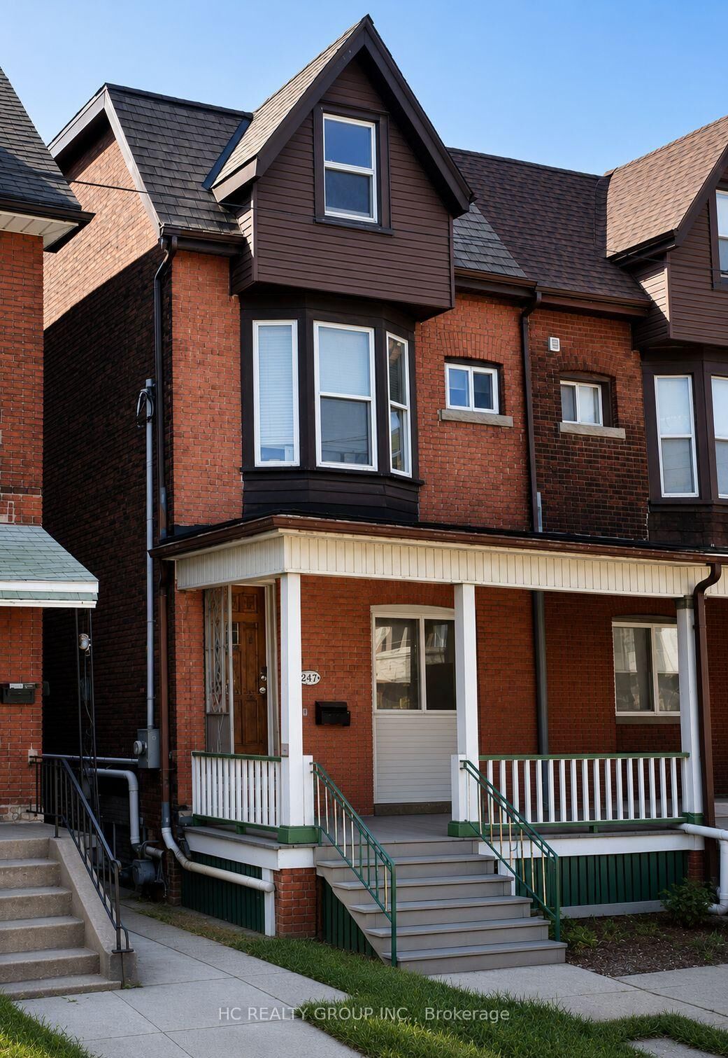 Property Photo: 562 Bathurst Street ON M5S 2P9