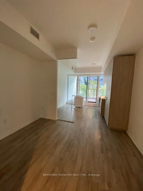 Property Photo: 77 Shuter Street 209 ON M5B 0B8