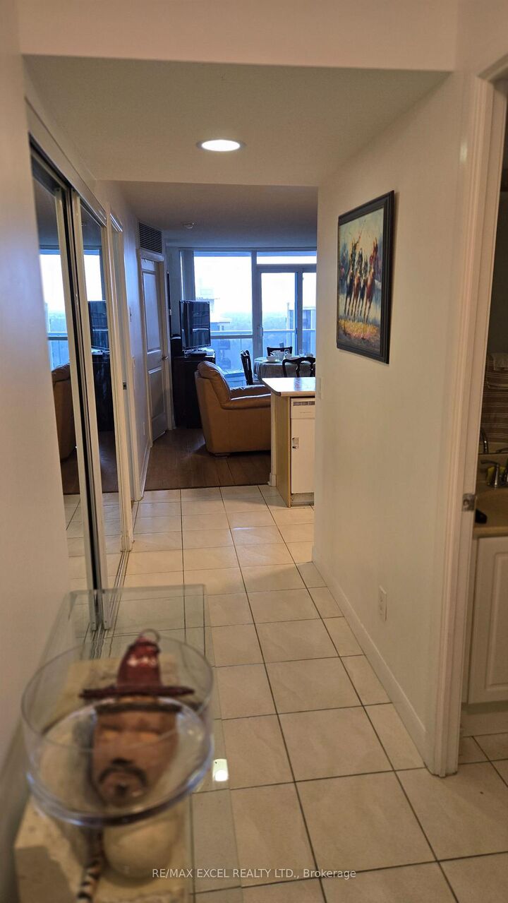 Property Photo: 4968 Yonge Street 3101 ON M2N 7G9
