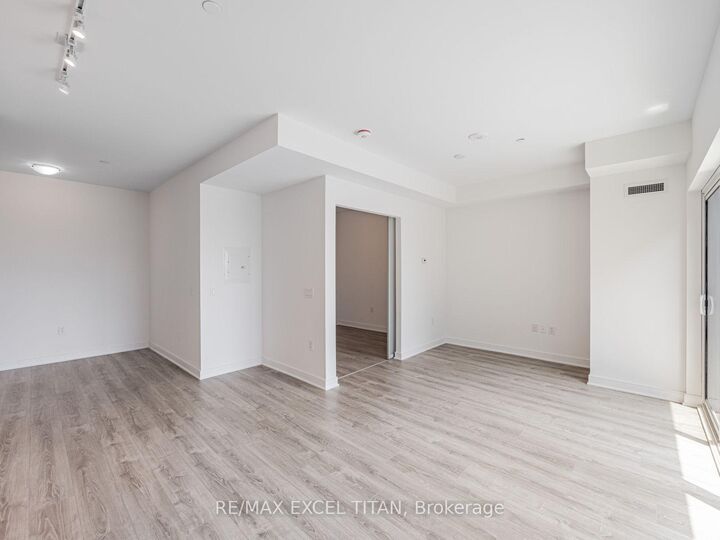 Property Photo:  25 Neighbourhood Lane 1012  ON M8Y 0C4 