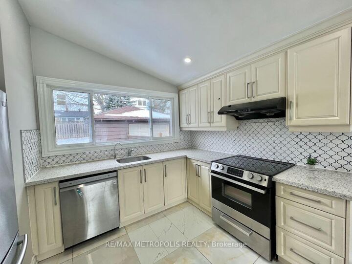 Property Photo: 52 Benleigh Drive Main ON M1H 1J5