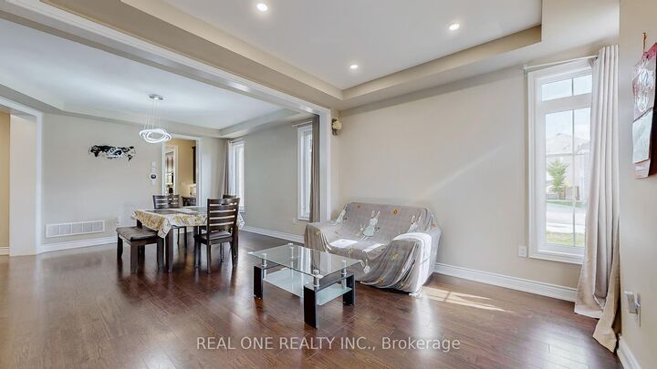 Property Photo: 1815 Fairport Road 6 ON L1V 1T2